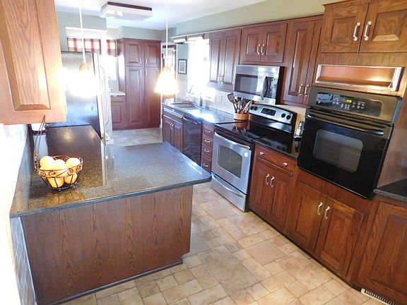 2nd image of 1524 Westwood Ter
