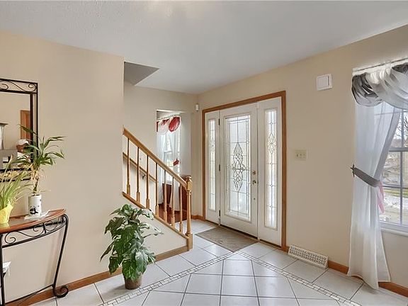 4th image of 451 Monmouth Dr