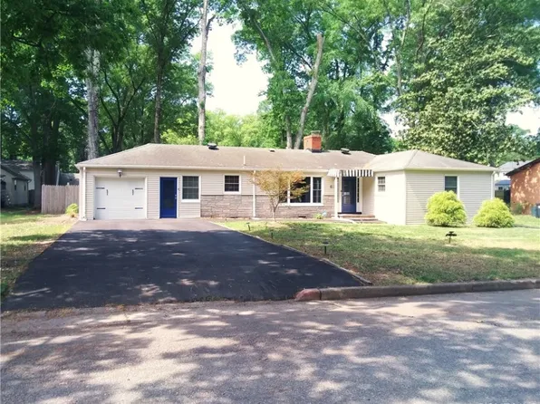 106 Sherwood Dr, Hopewell, VA 23860