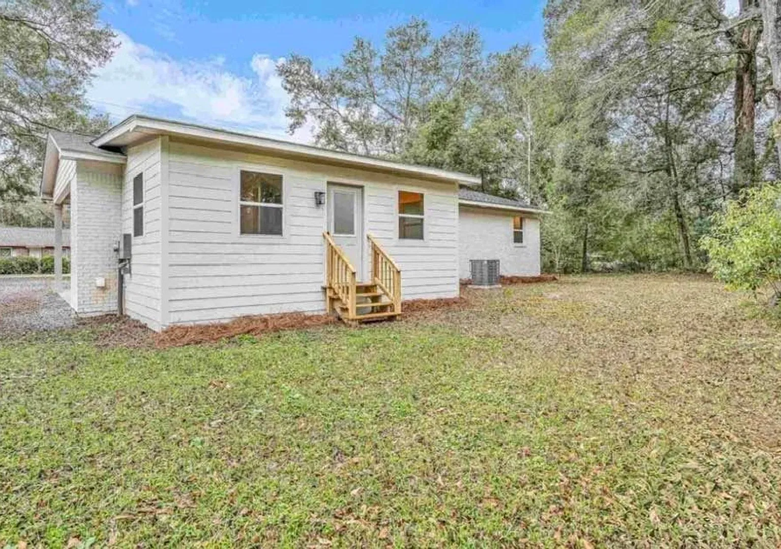 Home For Lease In Fairhope — Photo 3