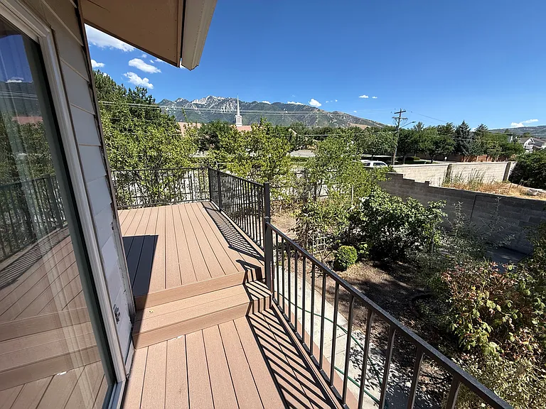 992 E Sunburn Ln — Photo 11