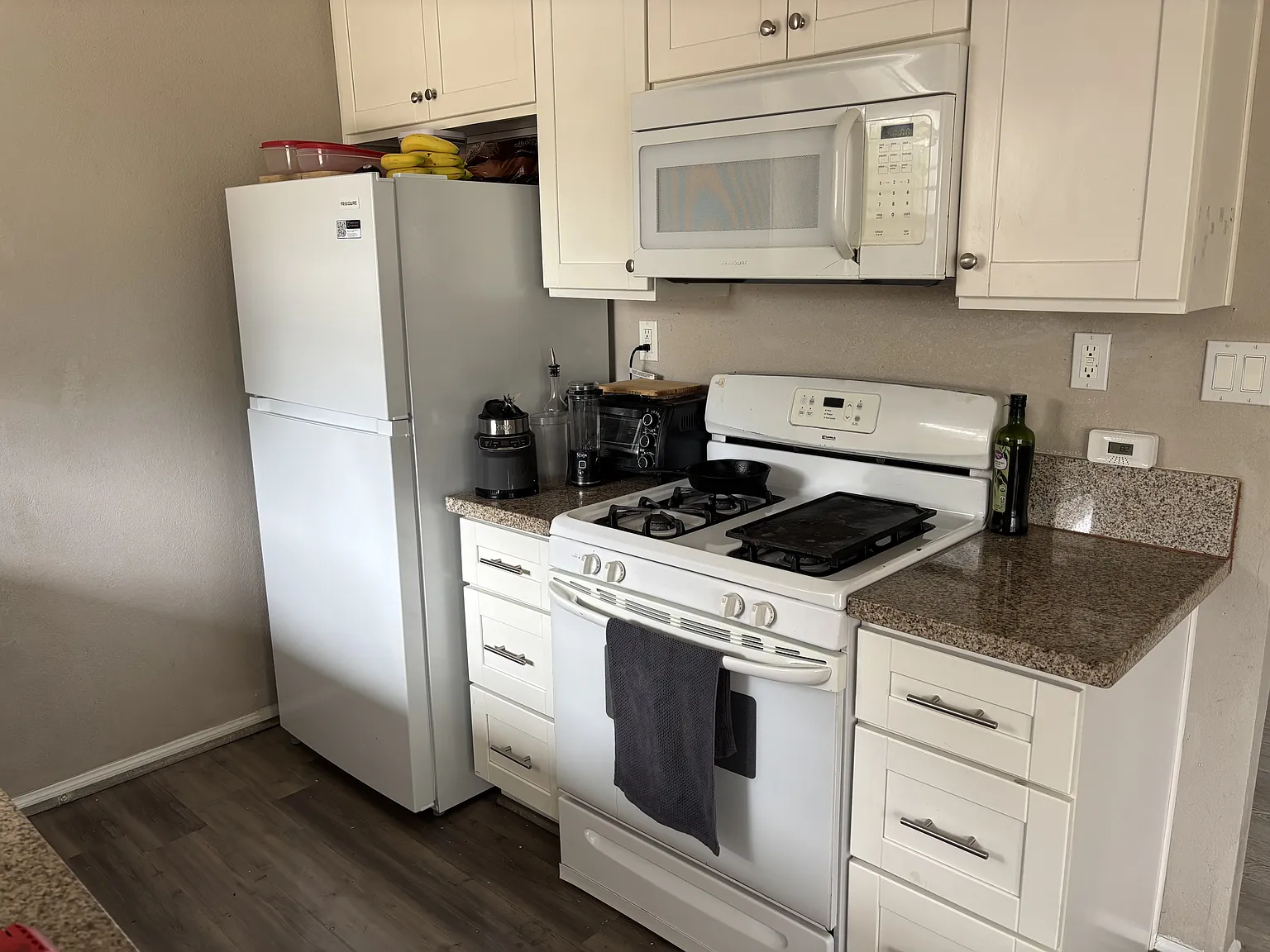 3 bed, 1040 sqft, $950 — Photo 4