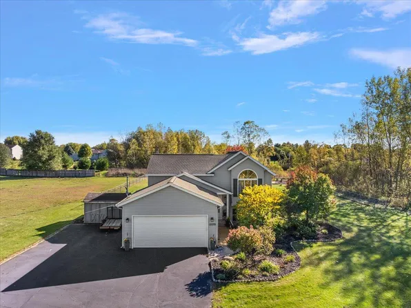 12270 White Creek Ave NE, Cedar Springs, MI 49319