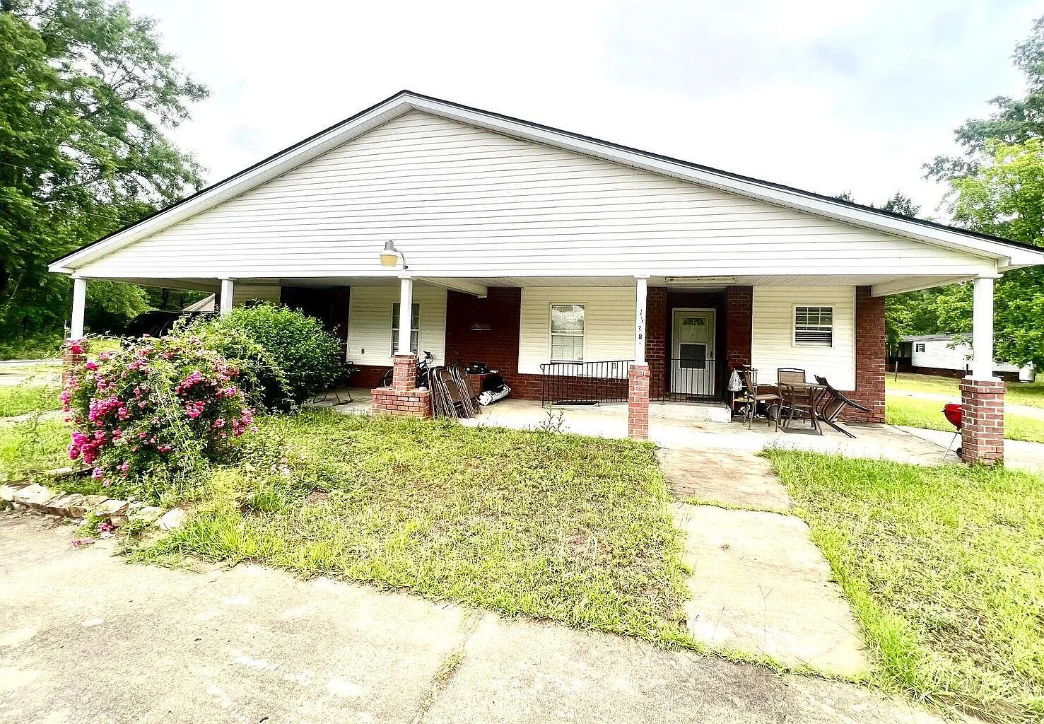 113 Gospel Ln — Photo 1