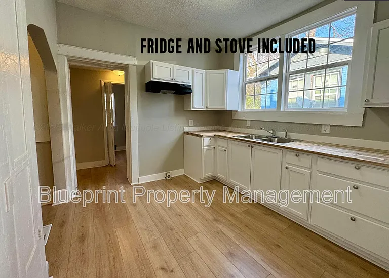 1532 Bay Ave SW — Photo 3