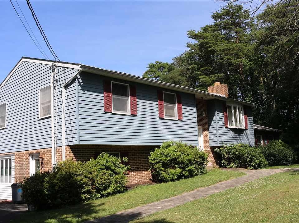 2nd image of 1464 Pine Tree Ave