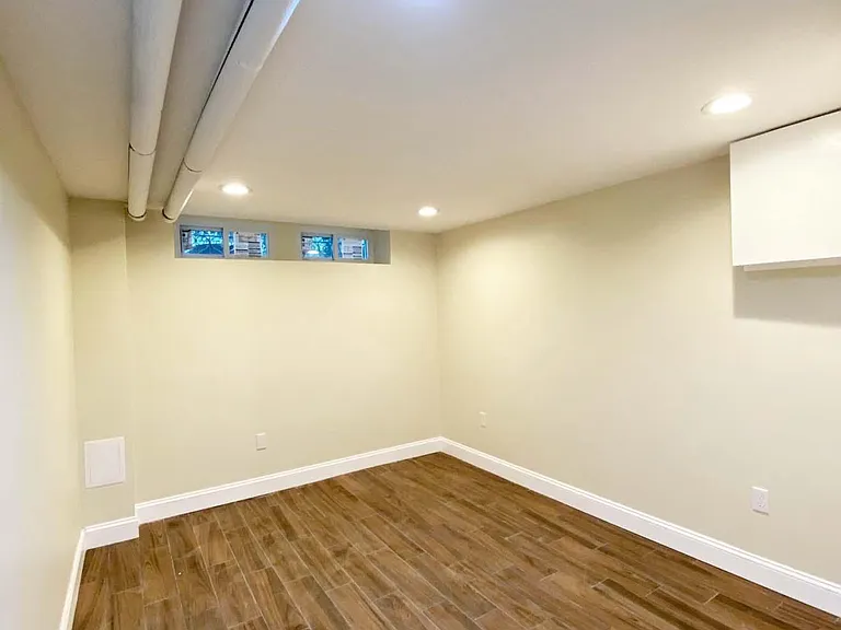 Bedroom #1