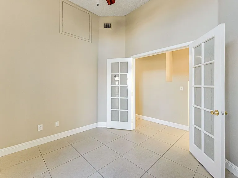 2723 Lovington Dr — Photo 21