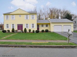 10 Arrowhead Way, Warwick, RI 02886