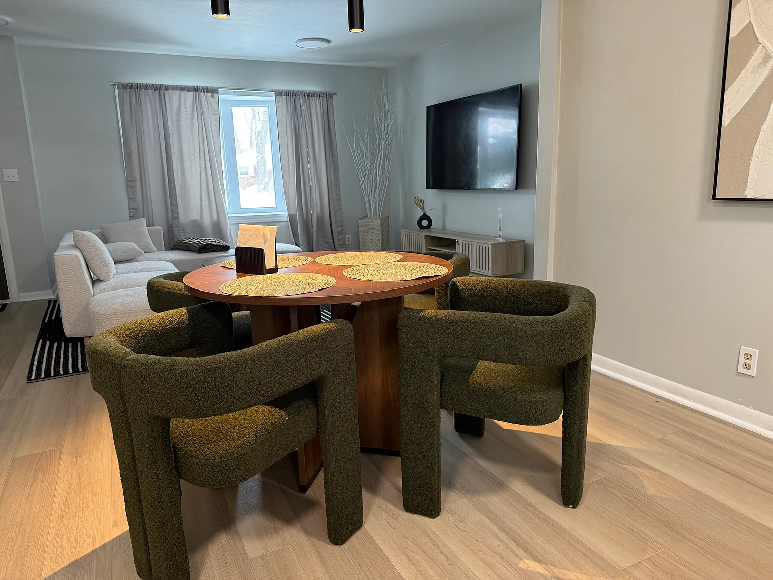 3 bed, 1664 sqft, $2,150 — Photo 4
