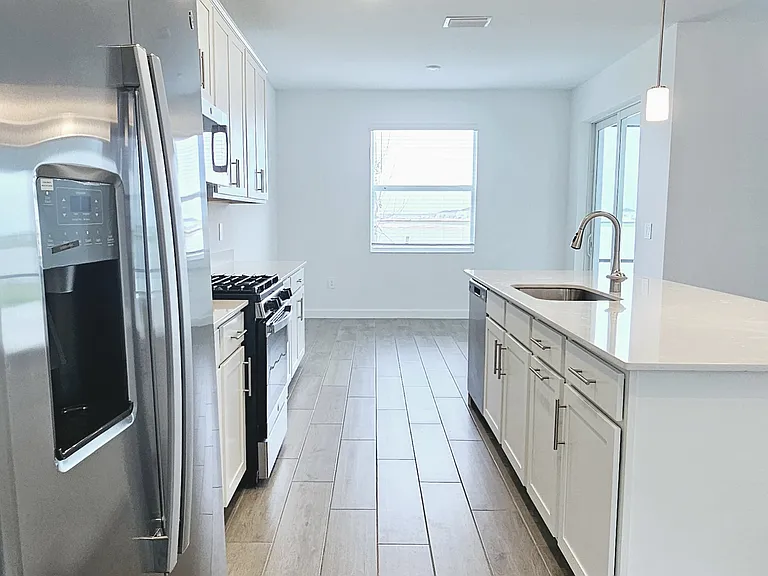 15198 Jadestone Dr — Photo 5