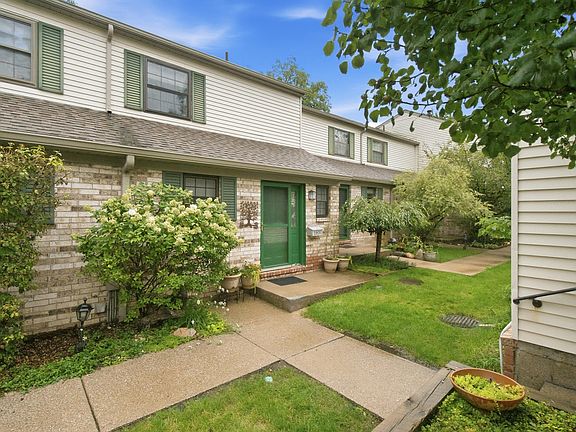 2nd image of 3831 Greenleaf Cir