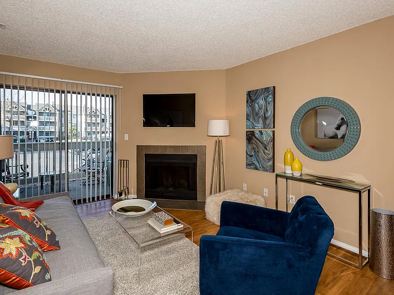 Apres Apartment Homes — Photo 9