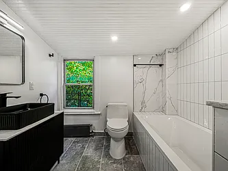 Rented by R New York