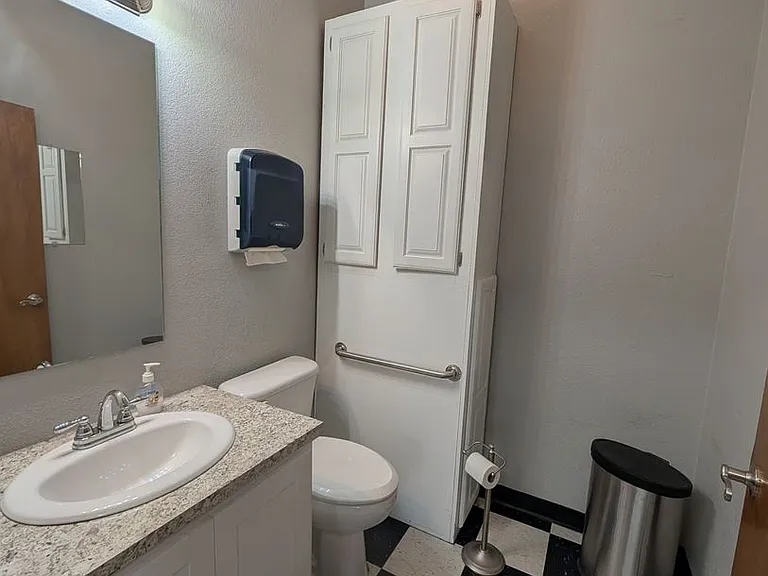 307 S Adair St — Photo 22