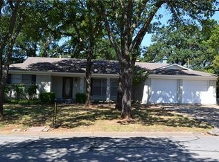 506 Dunaway Dr, Euless, TX 76040