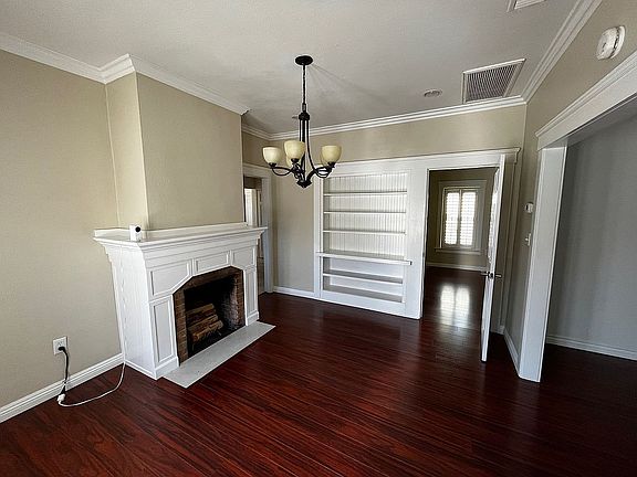 2nd image of 602 E Colorado Blvd