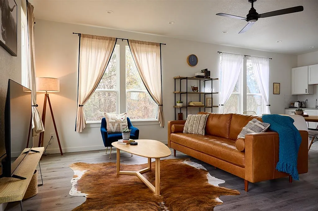 2 bed, 1400 sqft, $1,995 — Photo 1