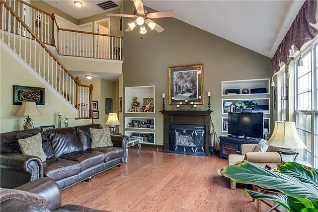 2nd image of 6441 Riverplace Dr