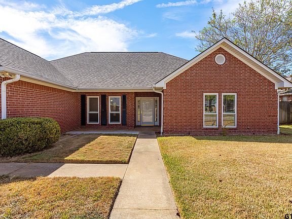 2nd image of 810 Hummingbird Ln
