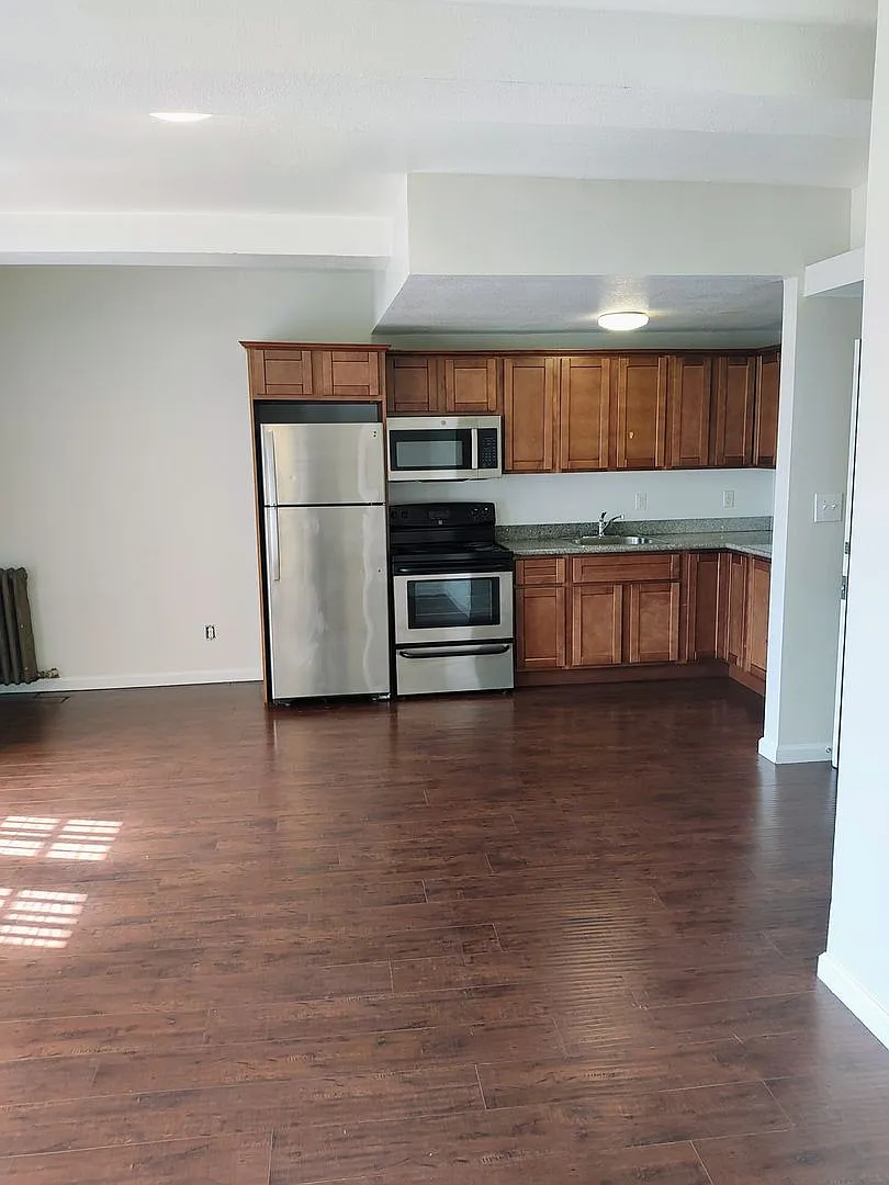 1715 High Street — Photo 2