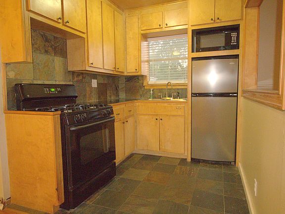 2nd image of 1612 1/2 Heights Blvd #2