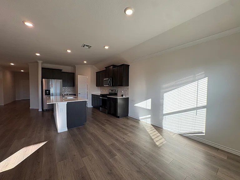 610 Union Dr — Photo 7