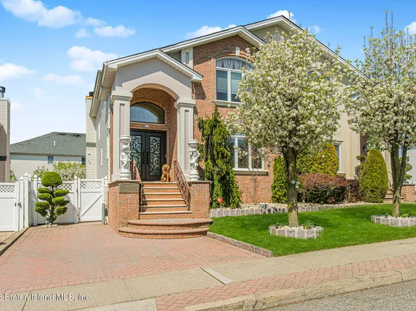 115 Covington Cir, Staten Island, NY 10312