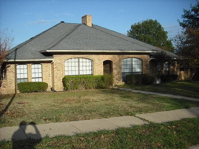 1st image of 3006 Club Hill Dr