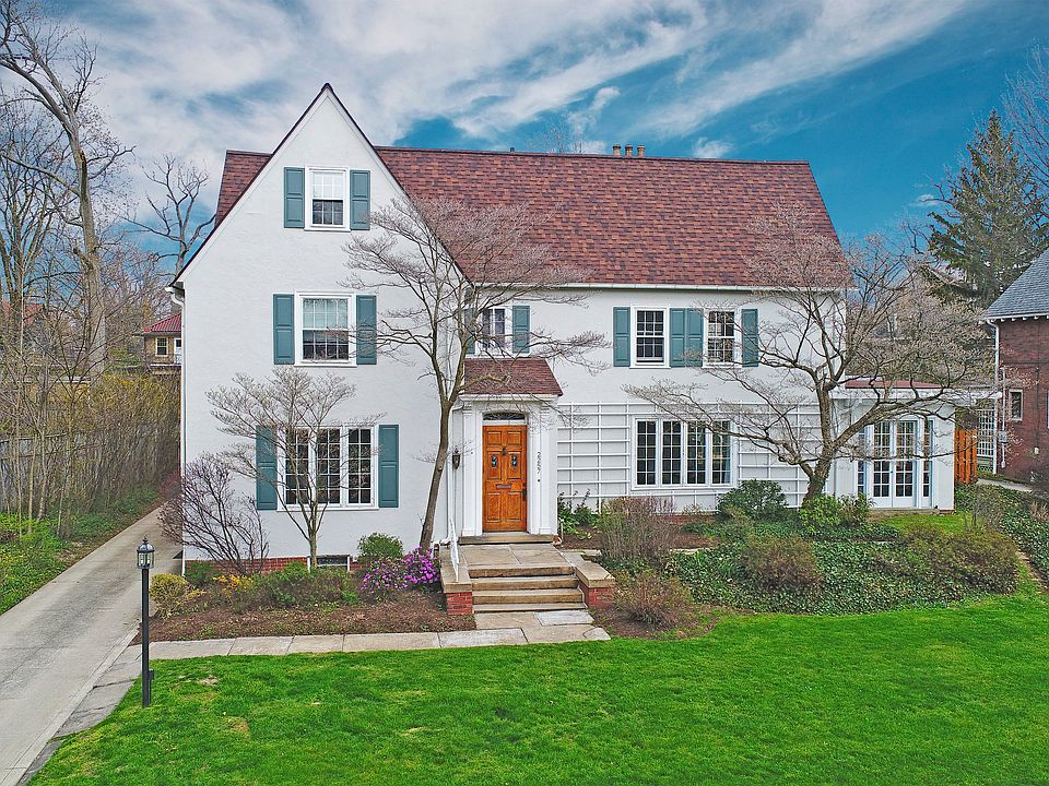 1st image of 2257 Woodmere Dr