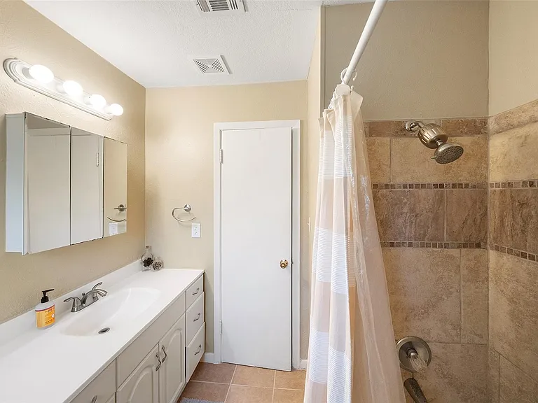 1105 Thomas Ave — Photo 17
