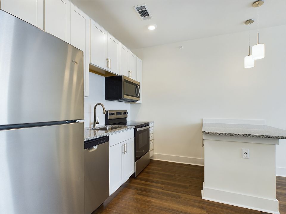 1st image of 270 Arsdale Ave #28-203