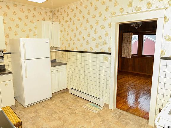 5th image of 37 Pearl St
