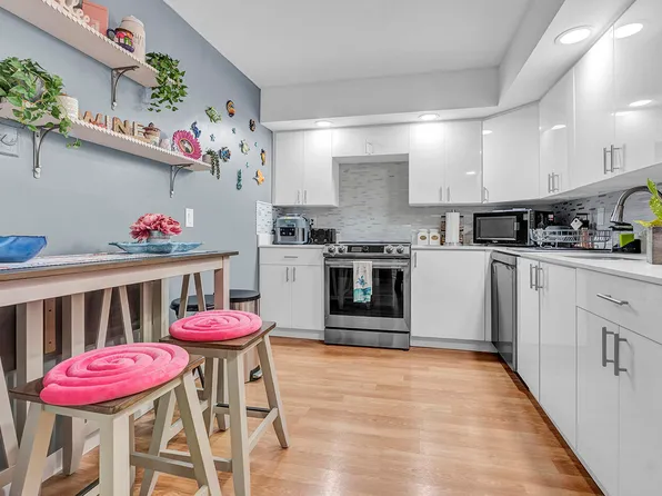 1904 S Ocean Dr APT 201, Hallandale Beach, FL 33009