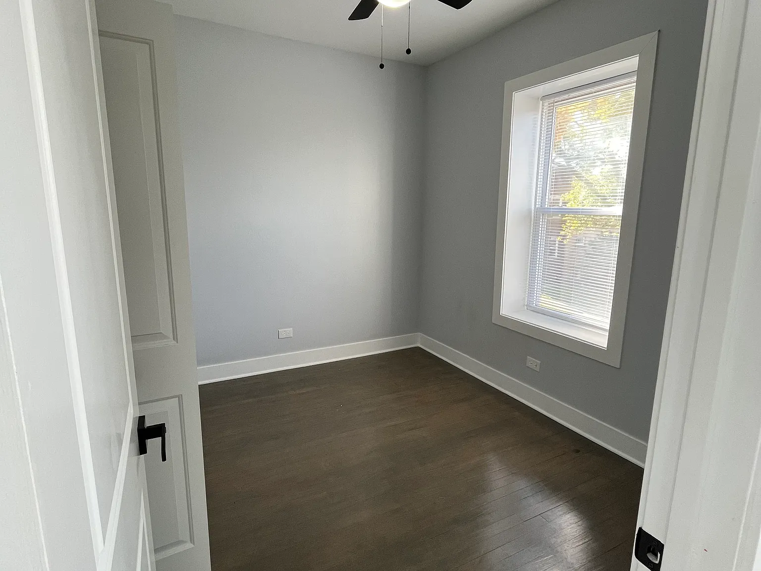 2 bed, 1000 sqft, $1,700 — Photo 3