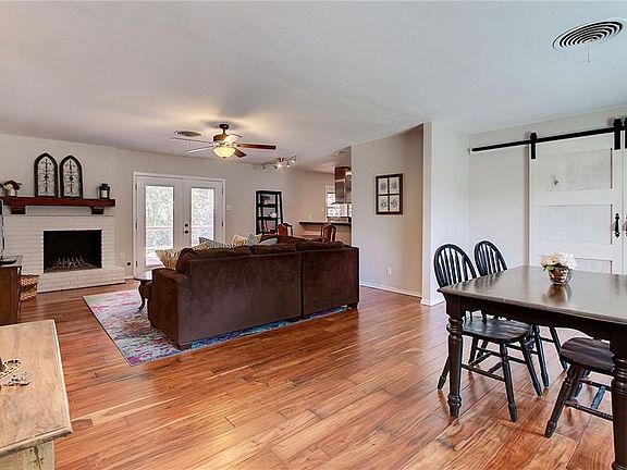 3rd image of 5506 Windward Dr