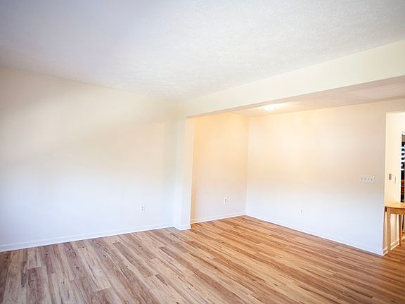 4th image of 126 Winston Way