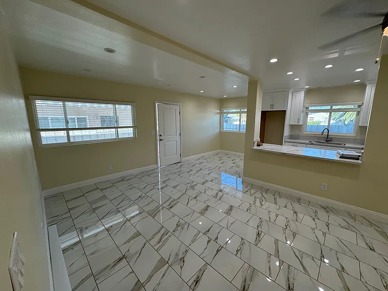 628 Empire Ave #628 — Photo 8