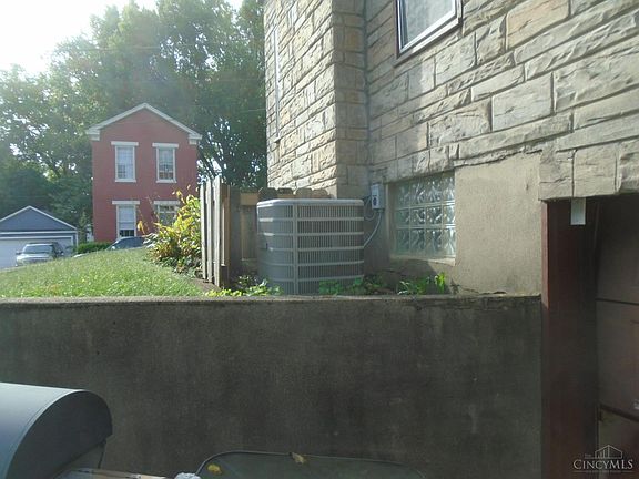 5th image of 123 Hueston St