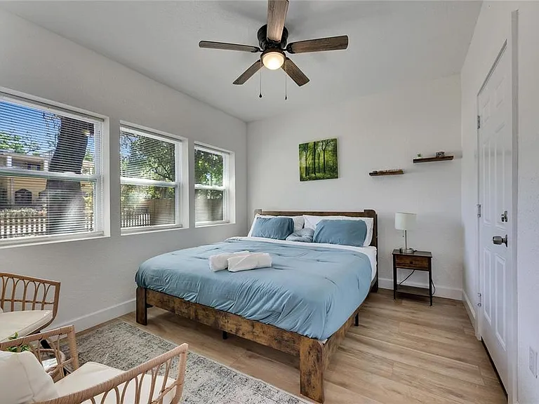 1021 E 25th Ave — Photo 13