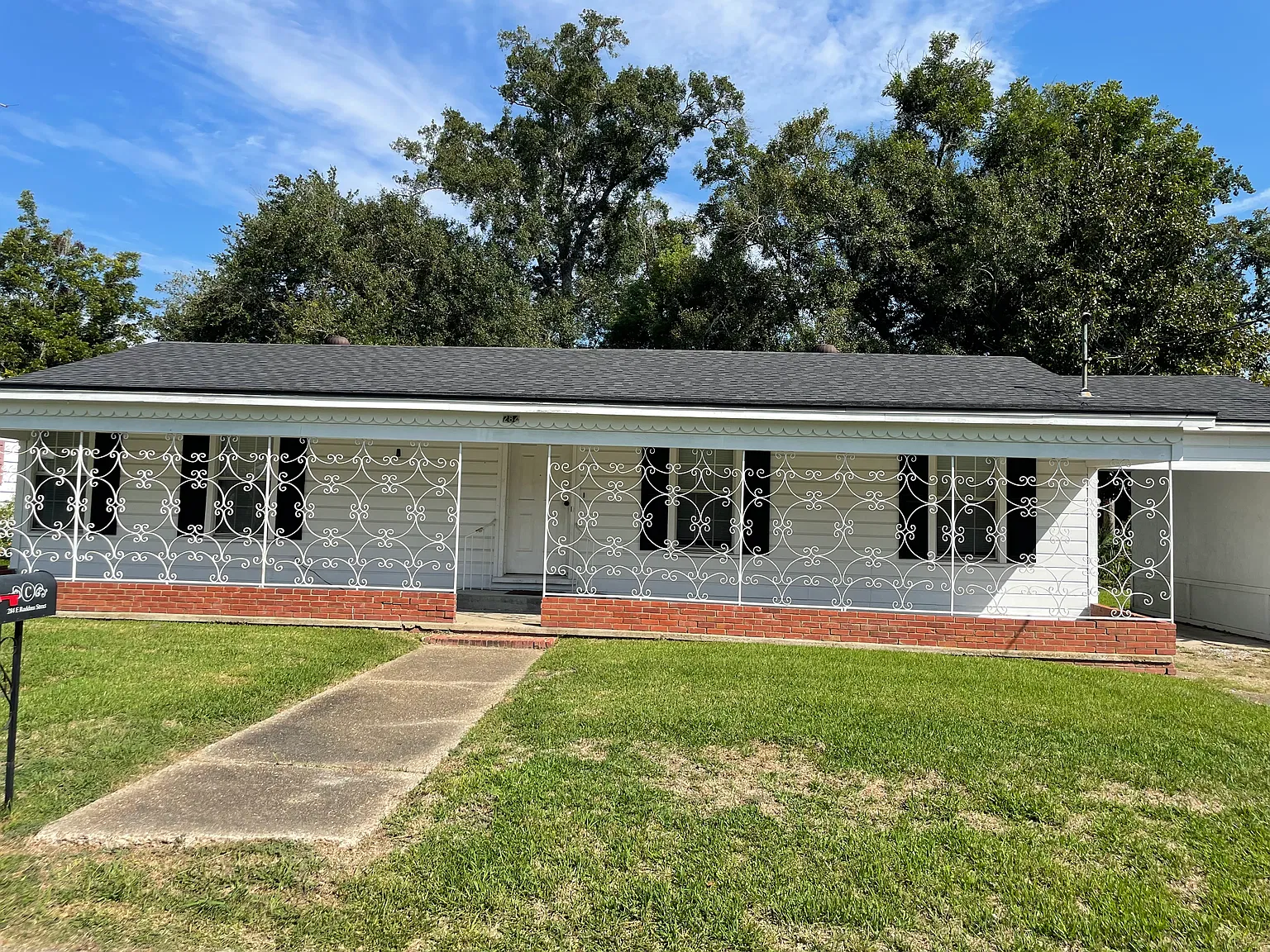 2 bed, $1,200 — Photo 1