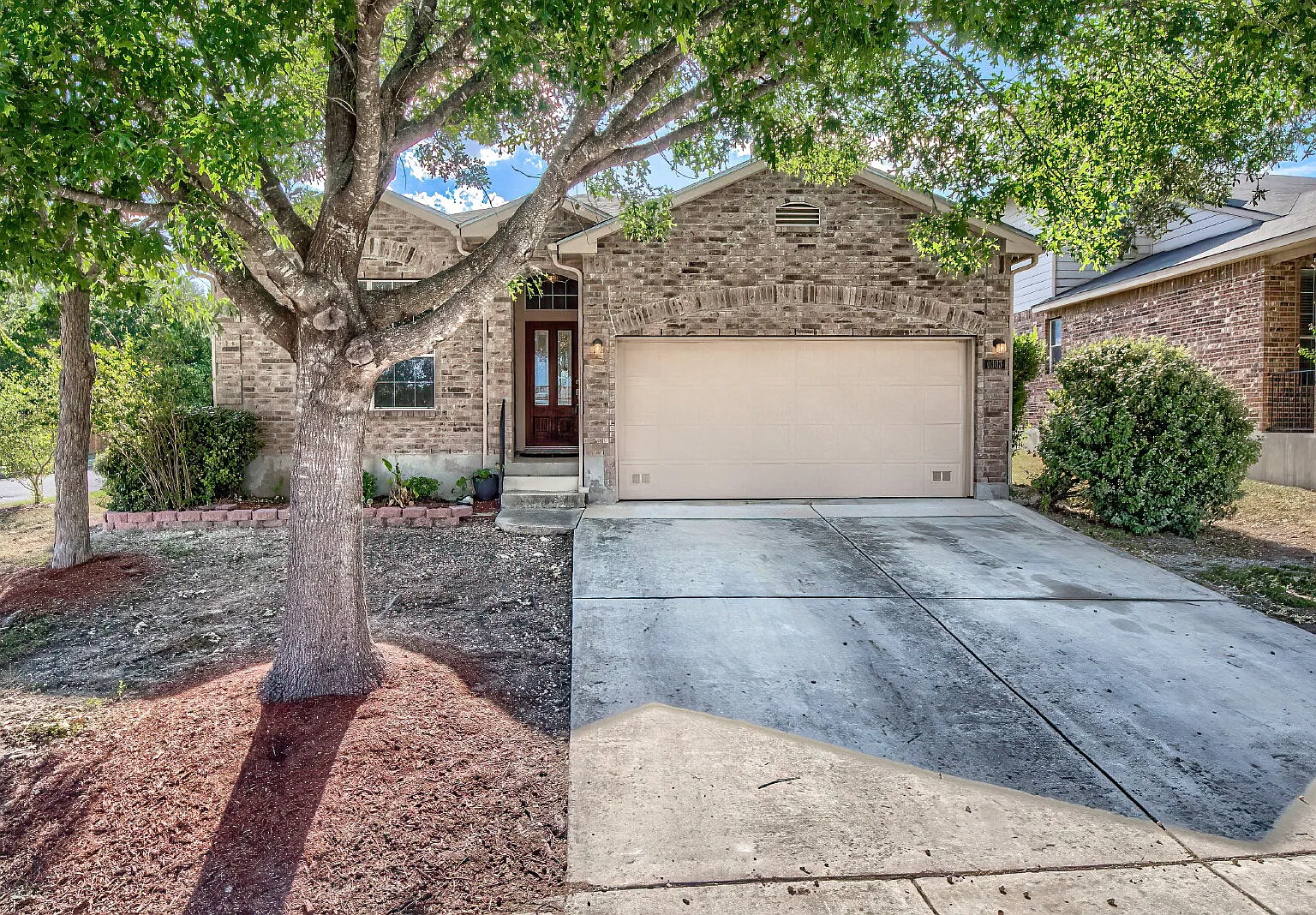 3 bed, 2.0 bath, 1584 sqft, $1,700 — Photo 1