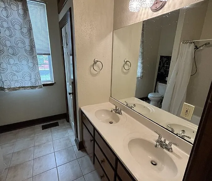 904 E Duffy St #A — Photo 17