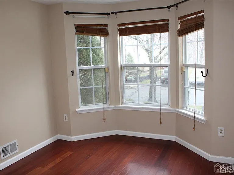 240 Hidden Woods Ct — Photo 9