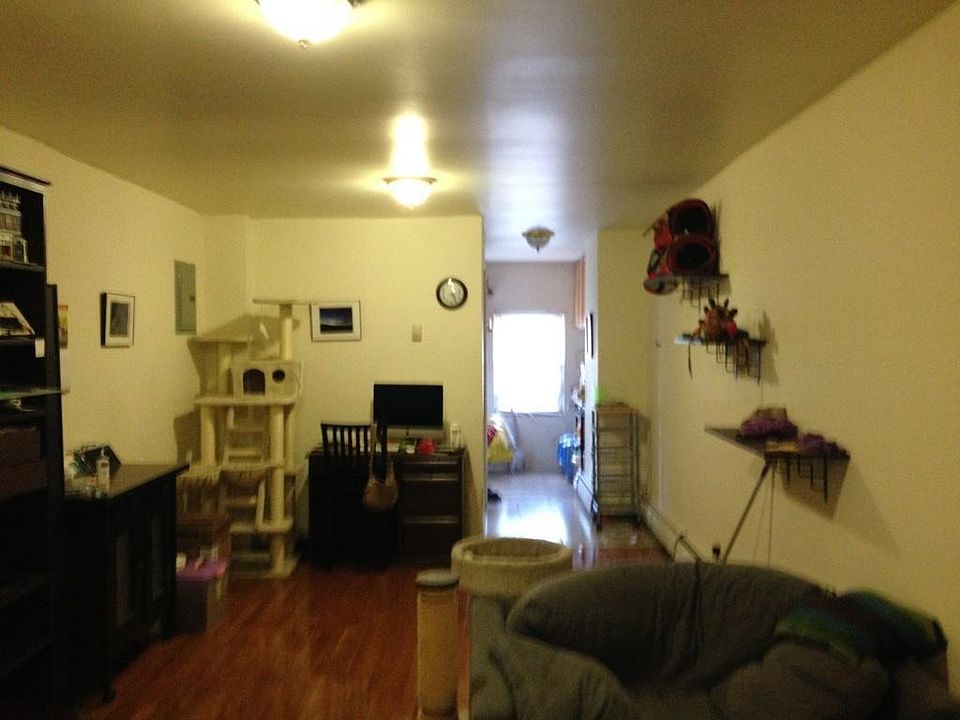 1st image of 3073 Steinway St