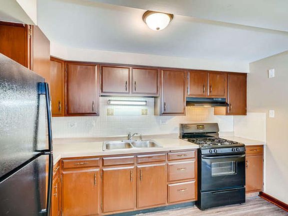 2nd image of 2310 Burlington Ave APT 1W