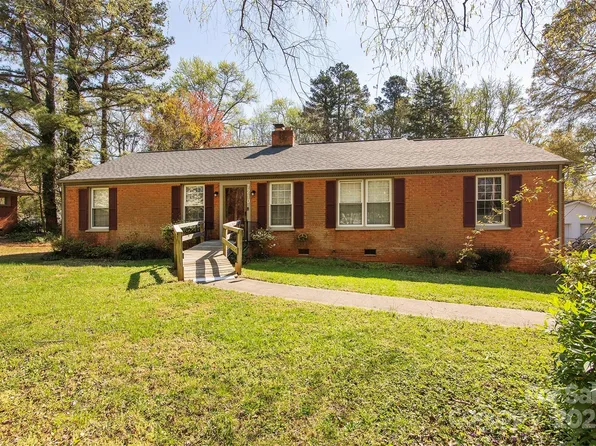 7210 Lakeside Dr N, Charlotte, NC 28215