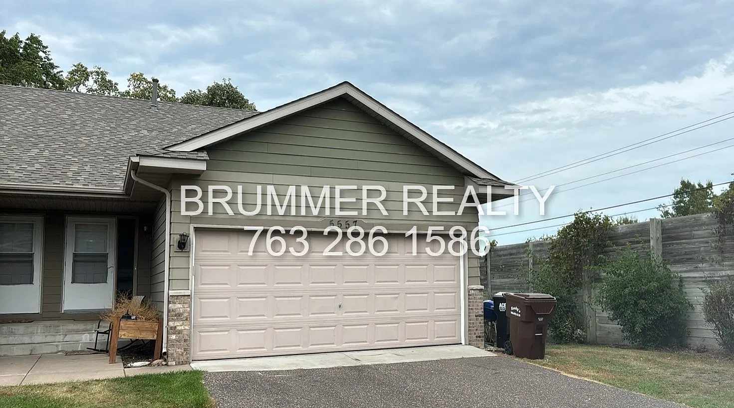 3 bed, $2,075 — Photo 1