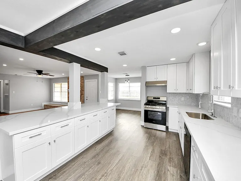 15423 Ridingwood Dr — Photo 17