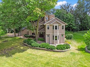 3115 Autumn Woods Dr, Chaska, MN 55318